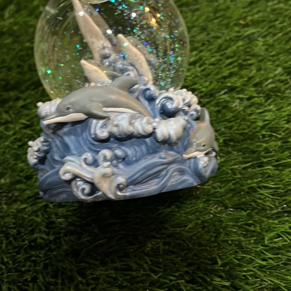 Musical Dolphin Snow Globe - Picture 3 of 7